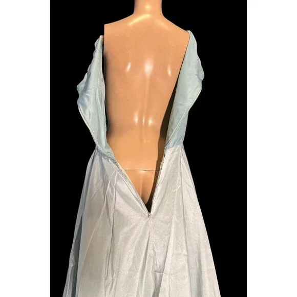 Victoria Royale Ltd. Size 12 Beaded baby Blue Evening Gown 100% silk 2pc - Picture 8 of 16